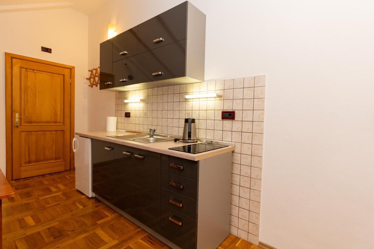 Apartman Miramare โอโทชาส ภายนอก รูปภาพ