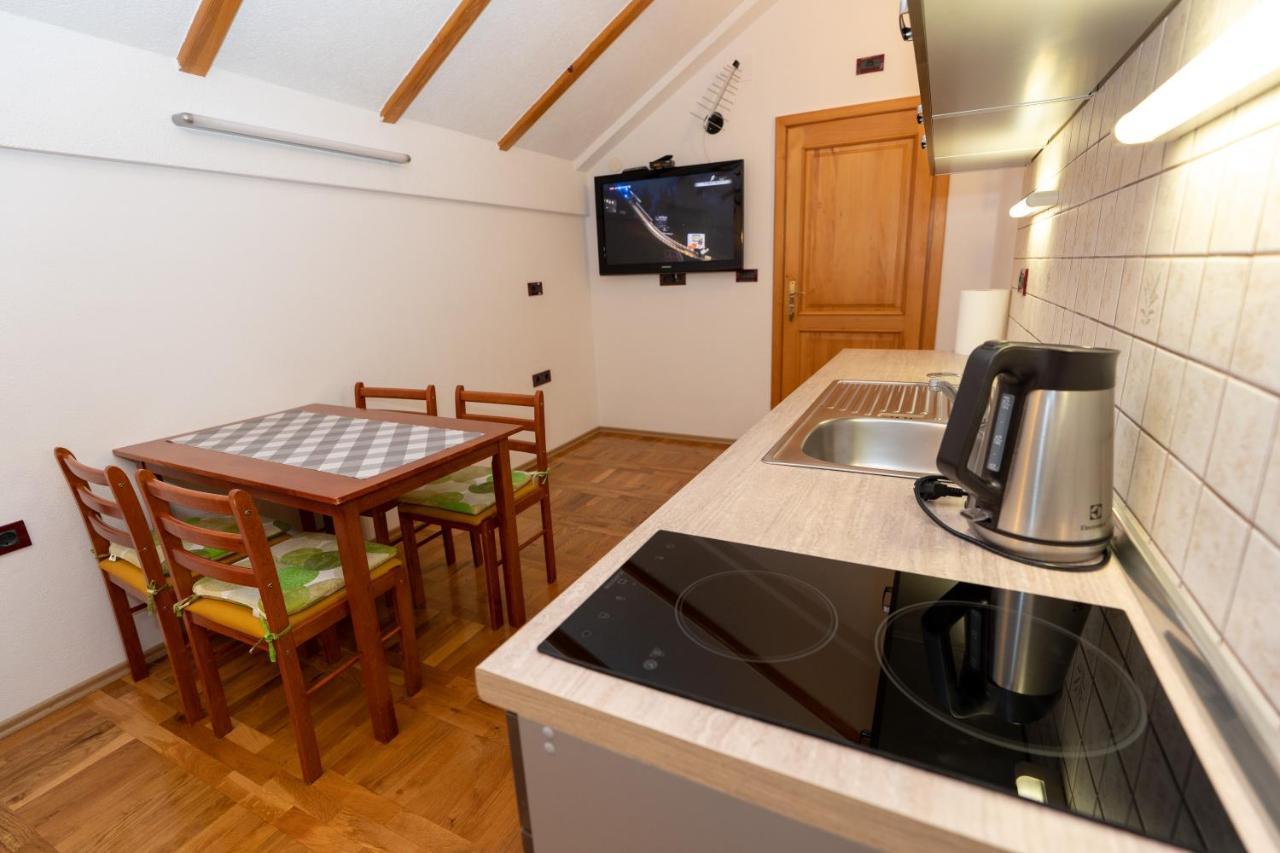 Apartman Miramare โอโทชาส ภายนอก รูปภาพ