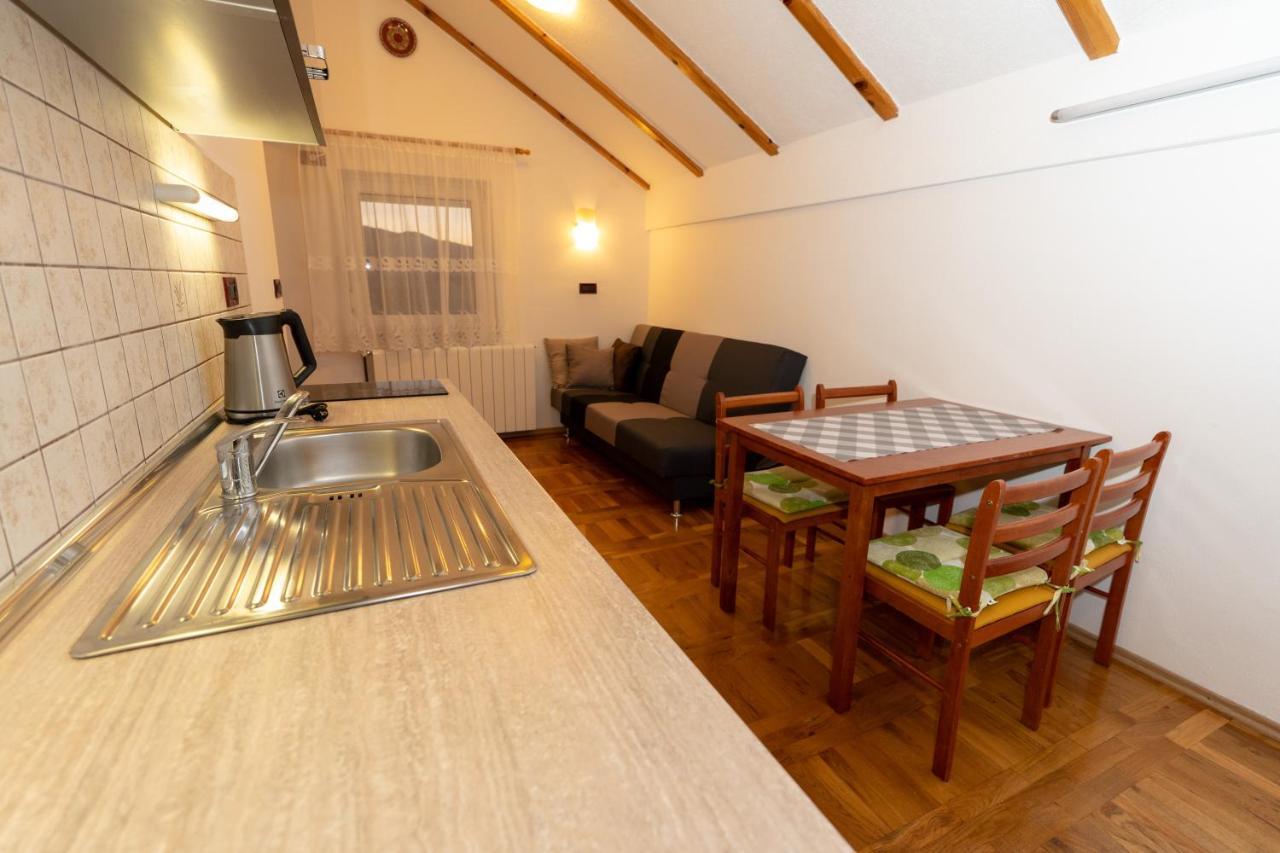Apartman Miramare โอโทชาส ภายนอก รูปภาพ