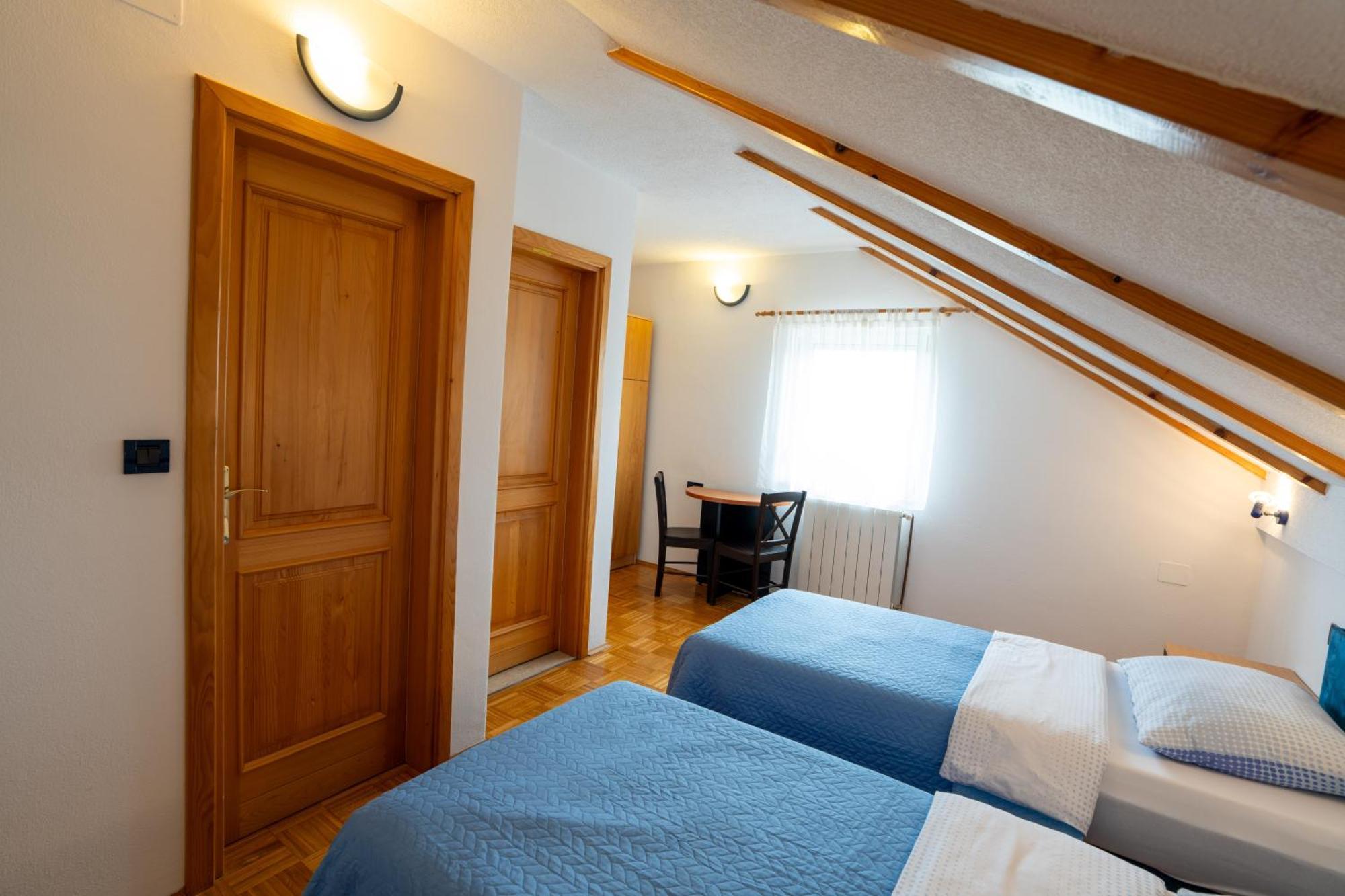 Apartman Miramare โอโทชาส ภายนอก รูปภาพ
