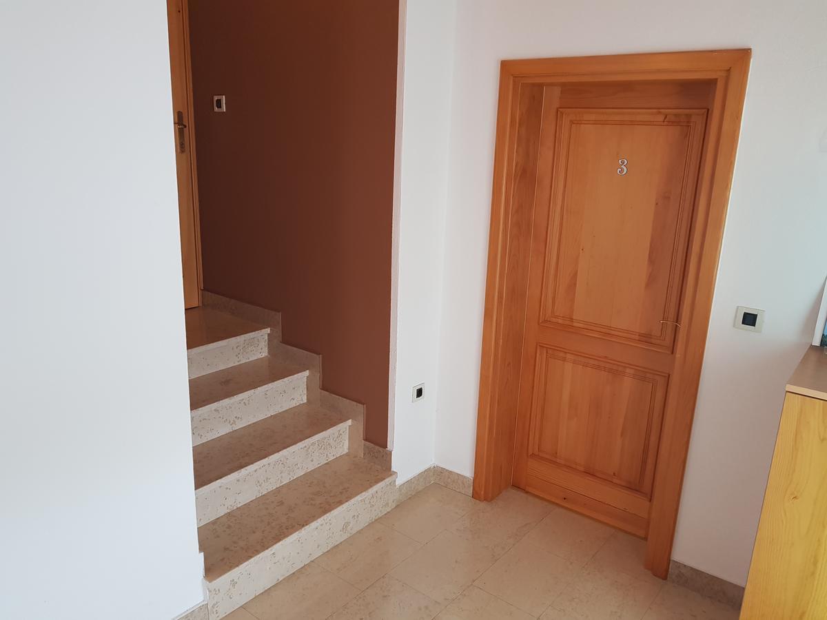 Apartman Miramare โอโทชาส ภายนอก รูปภาพ